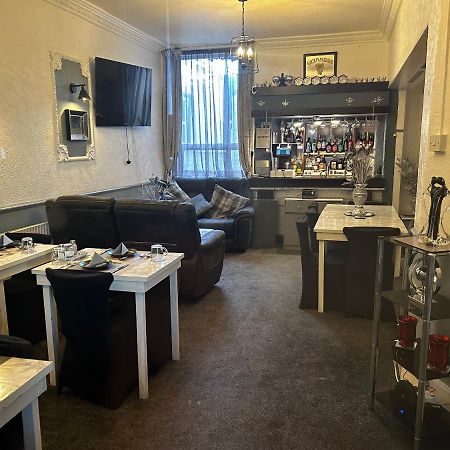The Rhyl Bed & Breakfast แบล็คพูล ภายนอก รูปภาพ