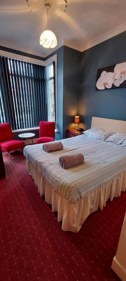 The Rhyl Bed & Breakfast แบล็คพูล ภายนอก รูปภาพ