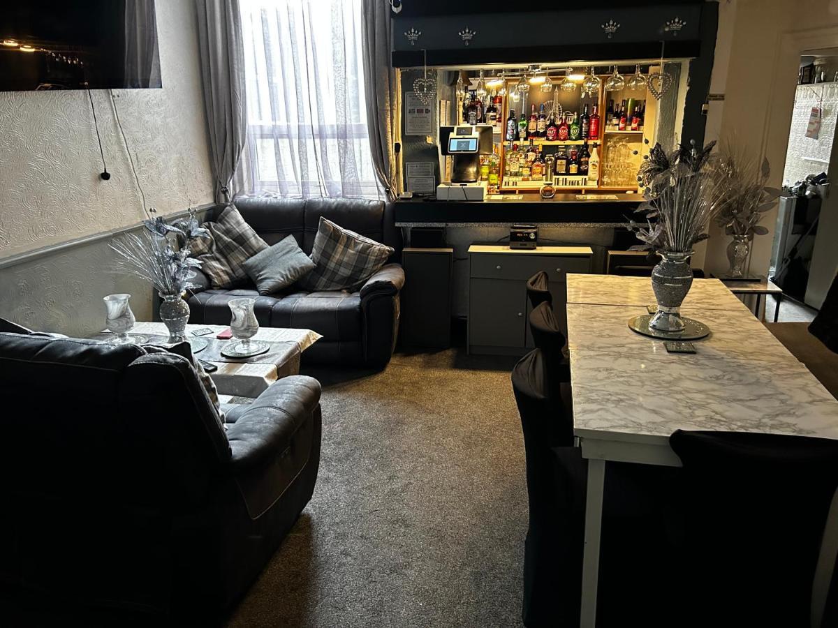 The Rhyl Bed & Breakfast แบล็คพูล ภายนอก รูปภาพ