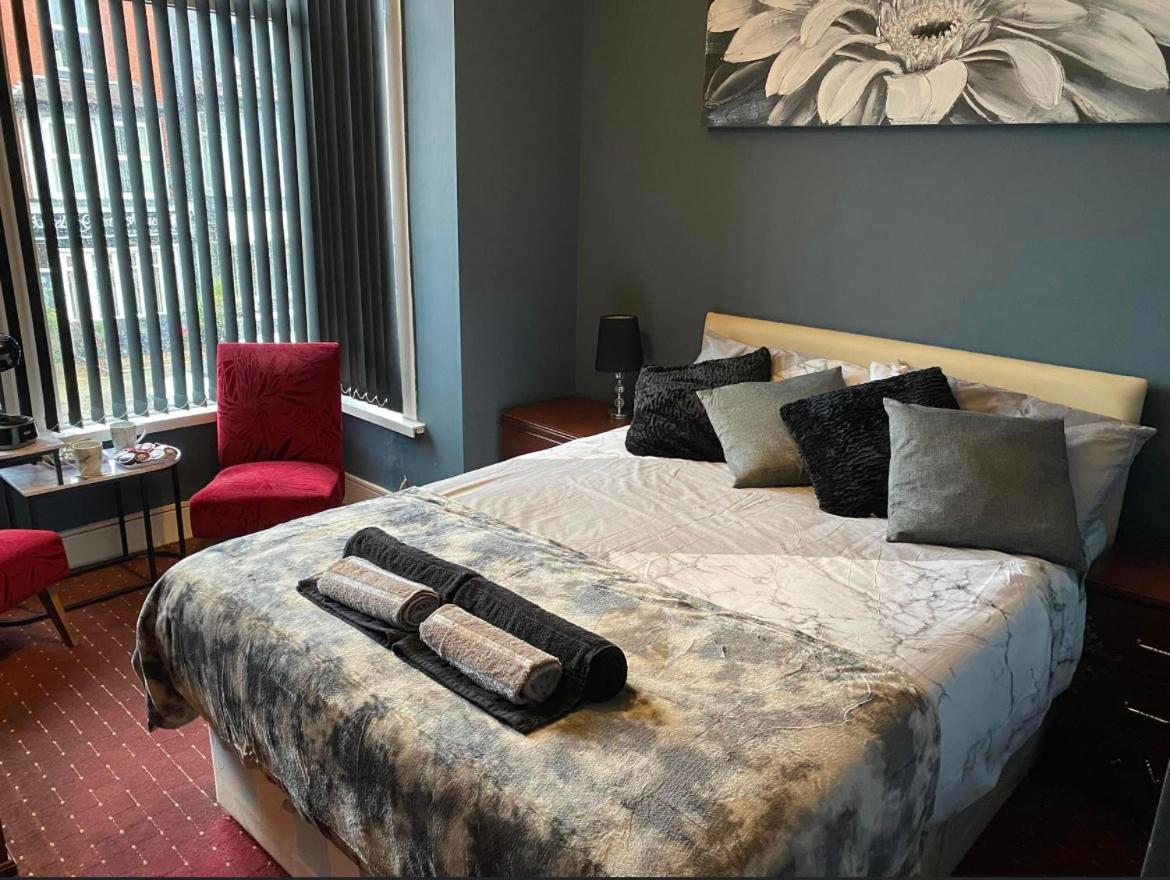 The Rhyl Bed & Breakfast แบล็คพูล ภายนอก รูปภาพ